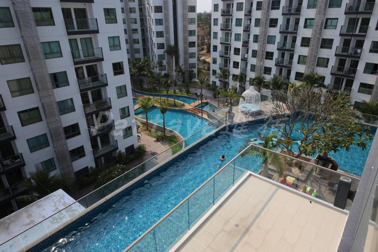 Arcadia Waters Condo Resort Pattaya Bagian luar foto