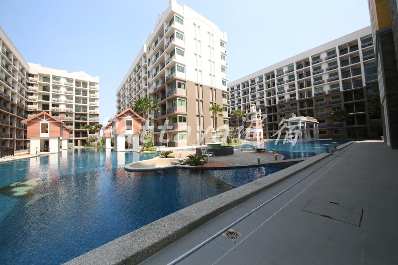 Arcadia Waters Condo Resort Pattaya Bagian luar foto