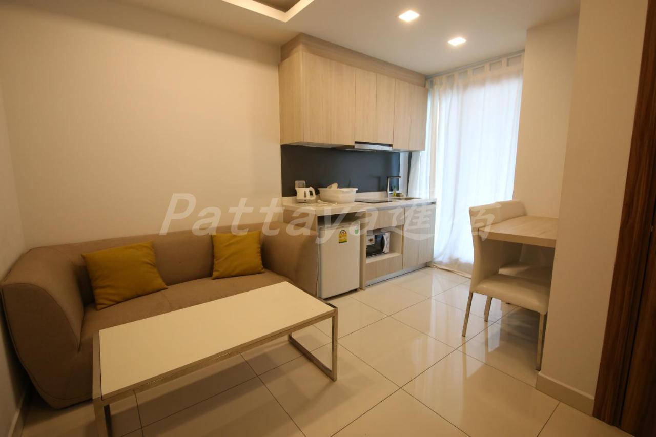 Arcadia Waters Condo Resort Pattaya Bagian luar foto